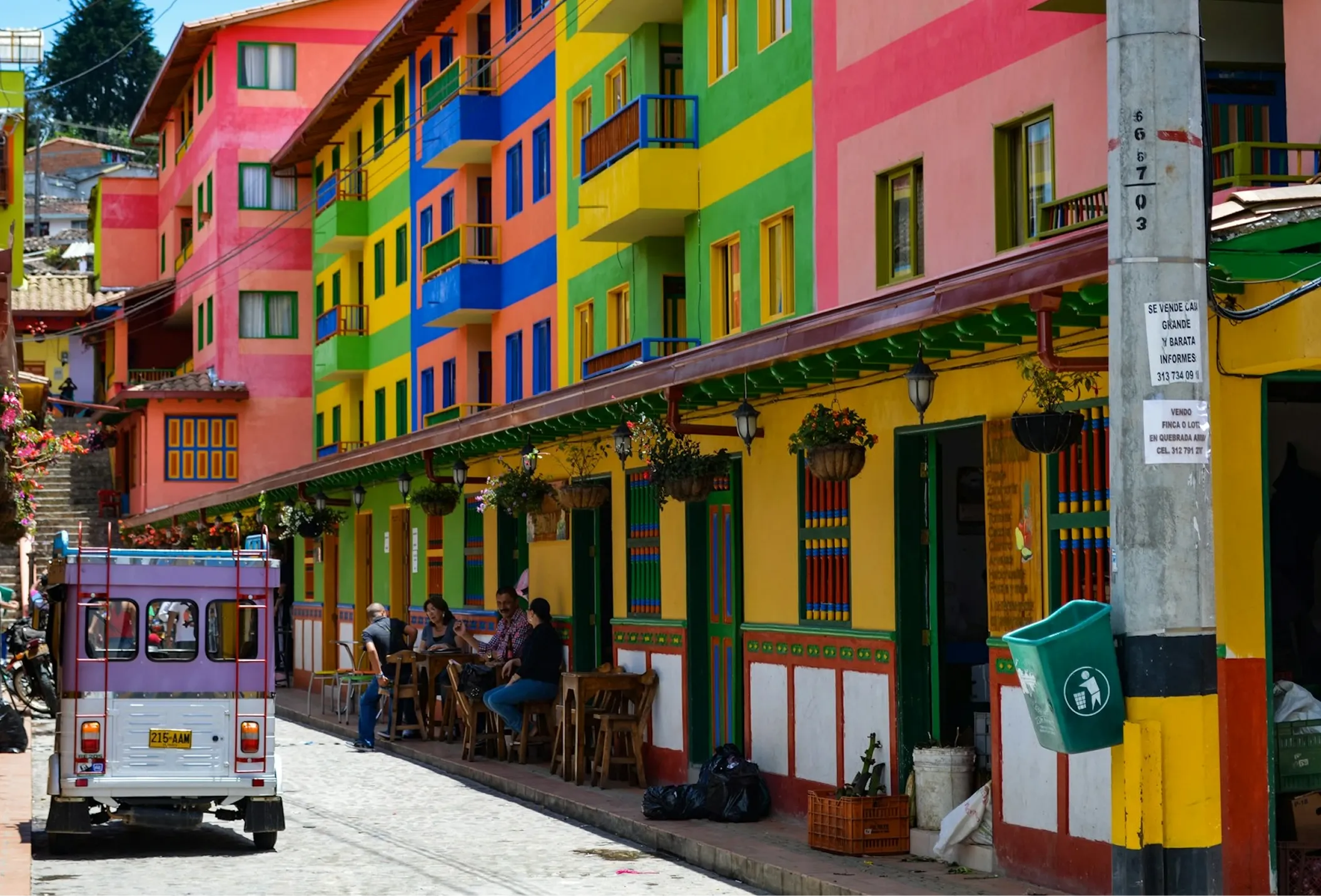 Payroll & Employment Guide Colombia