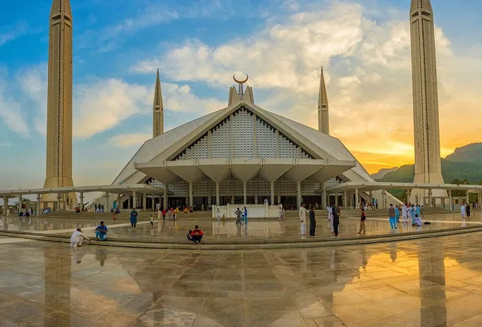 Payroll & Employment Guide Pakistan